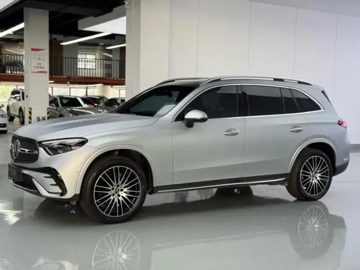 Mercedes-Benz GLC 2023 Model Facelift GLC 300 L 4MATIC Luxury Model 7 seat – фото 1