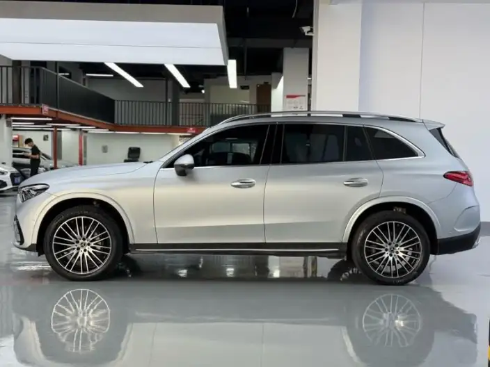 Mercedes-Benz GLC 2023 Model Facelift GLC 300 L 4MATIC Luxury Model 7 seat – фото 4