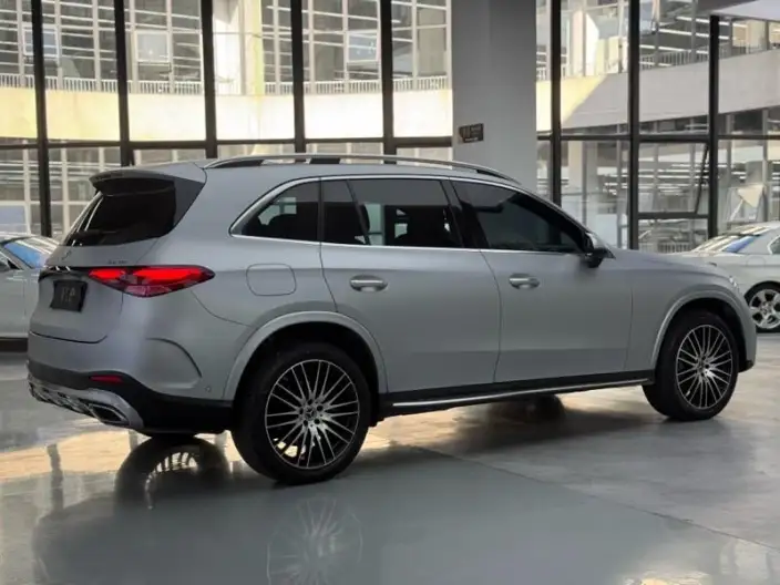 Mercedes-Benz GLC 2023 Model Facelift GLC 300 L 4MATIC Luxury Model 7 seat – фото 7