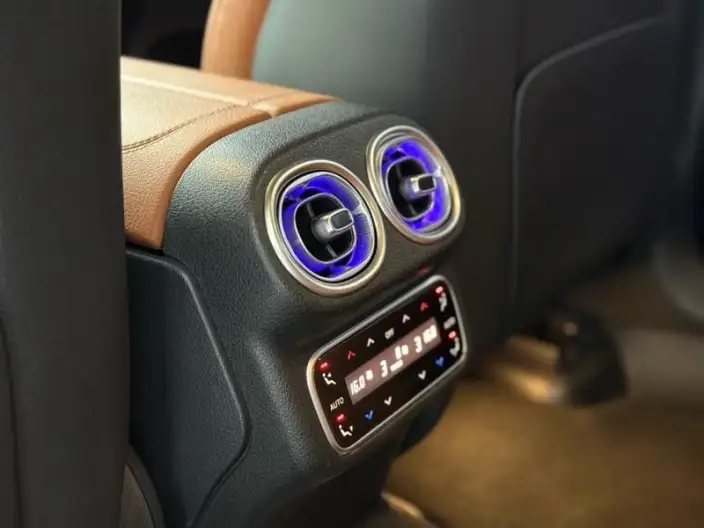 Mercedes-Benz GLC 2023 Model Facelift GLC 300 L 4MATIC Luxury Model 7 seat – фото 8