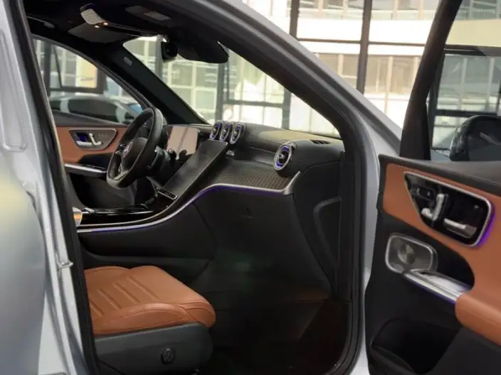 Mercedes-Benz GLC 2023 Model Facelift GLC 300 L 4MATIC Luxury Model 7 seat – фото 9
