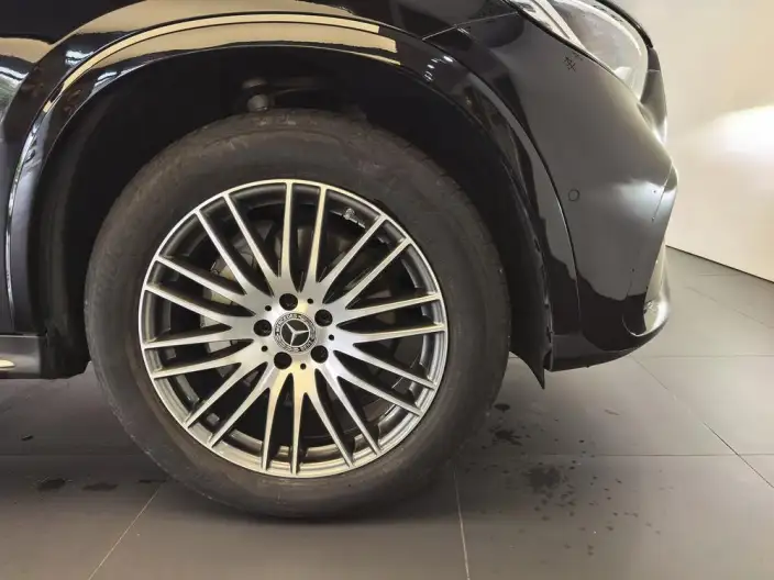 Mercedes-Benz GLC 2024 Model Facelift GLC 300 L 4MATIC Dynamic Model 5 seat – фото 6