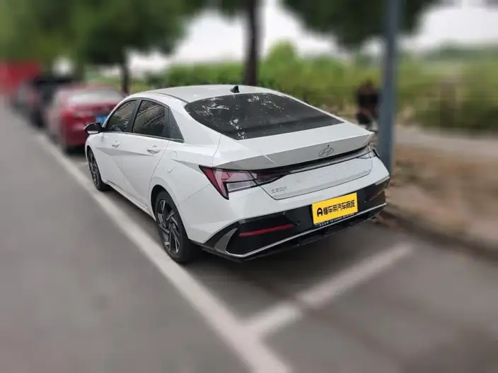 Hyundai Ioniq 2023 Model 1.5L CVT LUX Premium Edition – фото 4