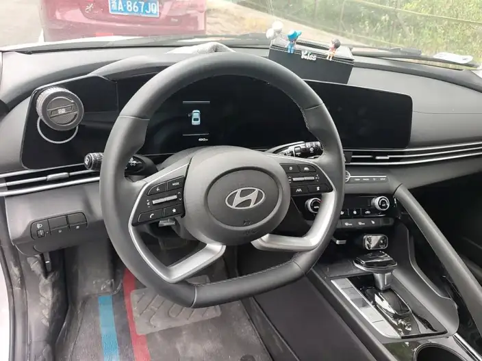 Hyundai Ioniq 2023 Model 1.5L CVT LUX Premium Edition – фото 7