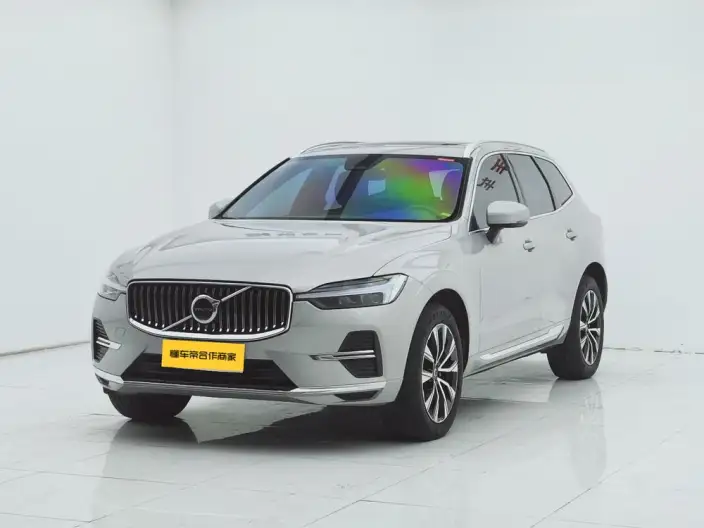 Volvo XC60 2023 Model B5 4WD Smart Range Deluxe Edition – фото 1
