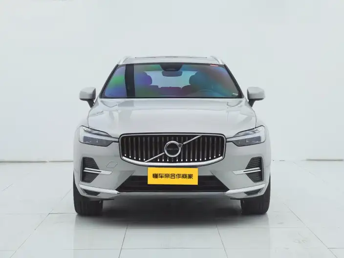 Volvo XC60 2023 Model B5 4WD Smart Range Deluxe Edition – фото 2
