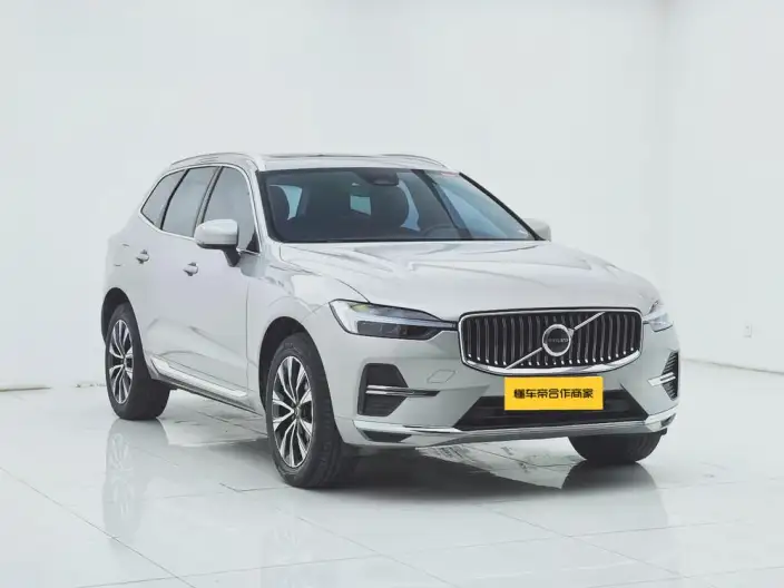 Volvo XC60 2023 Model B5 4WD Smart Range Deluxe Edition – фото 3