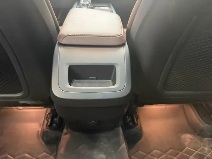 Volvo XC60 2024 Model B5 4WD Smart Range Deluxe Edition – фото 10