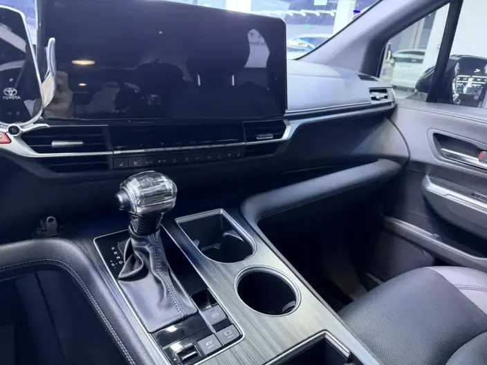 Toyota Sienna 2021 Model 2.5L Hybrid Supreme Edition – фото 6