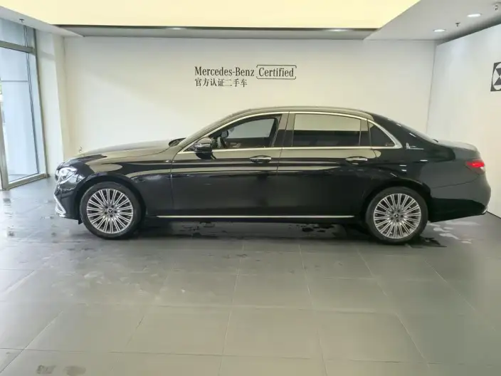 Mercedes-Benz E-Class 2022 Model E 300 L Luxury Model sedan – фото 3