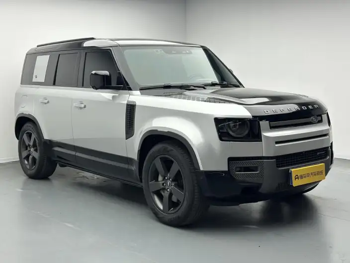 Land Rover Defender 2022 Model 110 P400 X-Dynamic HSE – фото 3