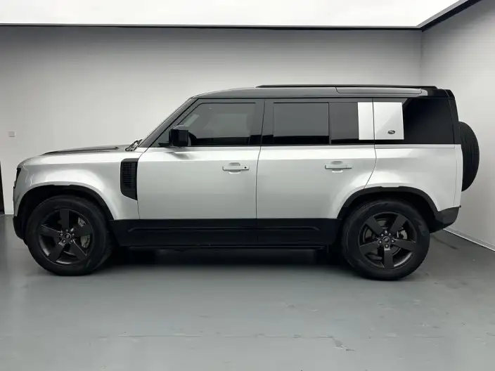 Land Rover Defender 2022 Model 110 P400 X-Dynamic HSE – фото 4
