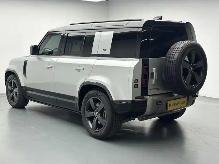 Land Rover Defender 2022 Model 110 P400 X-Dynamic HSE – фото 5
