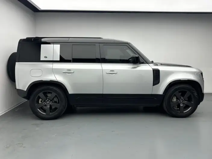 Land Rover Defender 2022 Model 110 P400 X-Dynamic HSE – фото 8