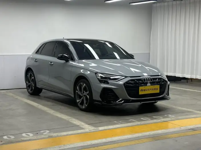 Audi A3 2026 Model Sportback 35 TFSI Continental Flying Spur Exclusive Model – фото 3