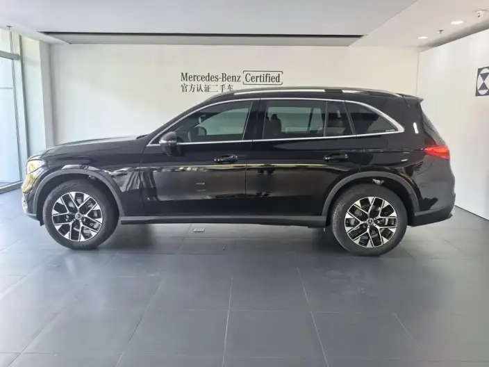 Mercedes-Benz GLC 2026 Model GLC 260 L 4MATIC Classic Edition 5 seat – фото 3