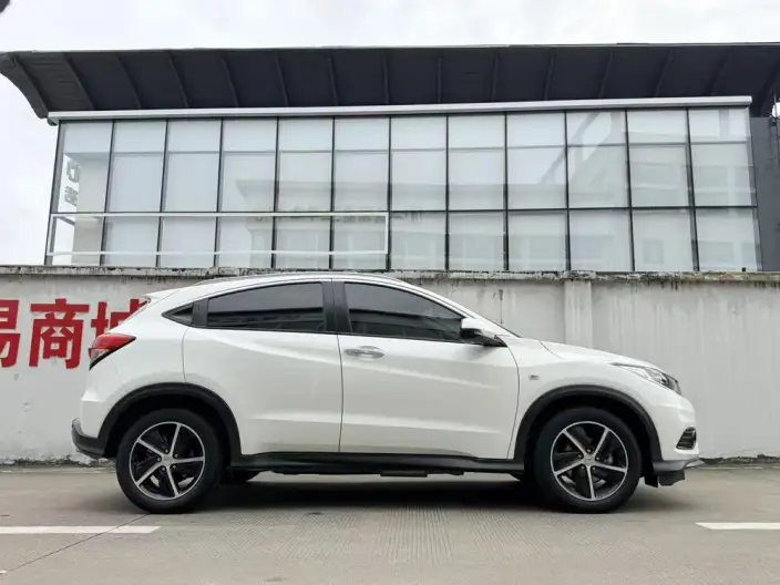 Honda Vezel 2022 Model 1.5L CVT Elite Smart Edition – фото 7