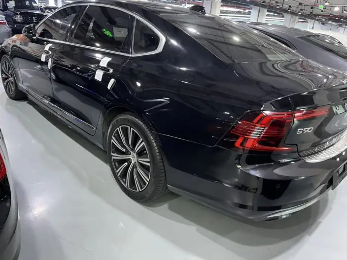 Volvo S90 2021 Model B5 Smart Range Deluxe Edition – фото 4