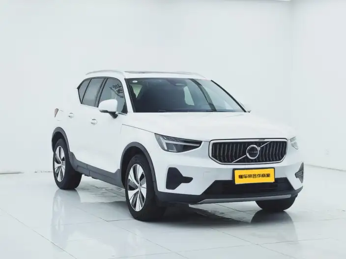 Volvo XC40 2024 Model B3 Smart Range Deluxe Edition – фото 3