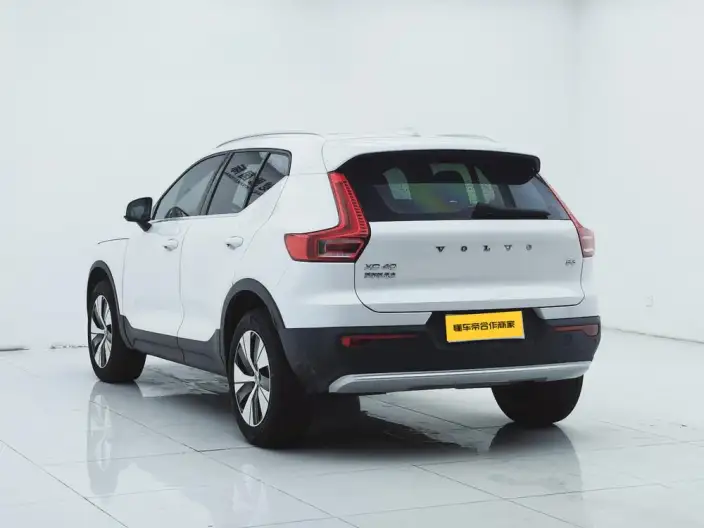Volvo XC40 2024 Model B3 Smart Range Deluxe Edition – фото 4