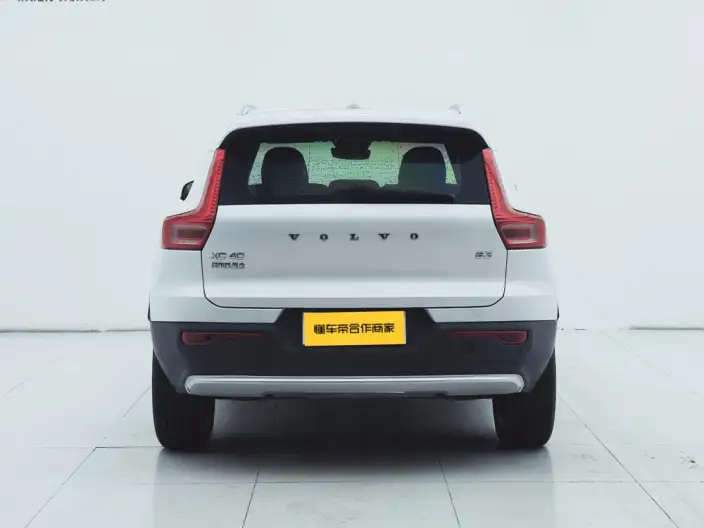 Volvo XC40 2024 Model B3 Smart Range Deluxe Edition – фото 5