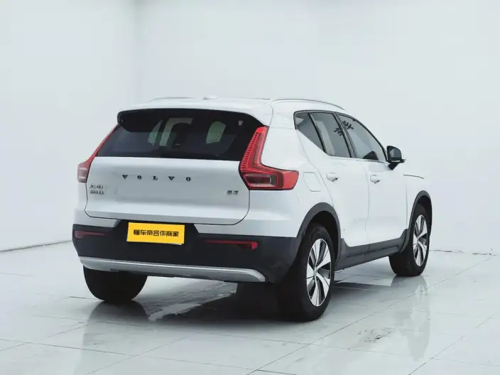 Volvo XC40 2024 Model B3 Smart Range Deluxe Edition – фото 6