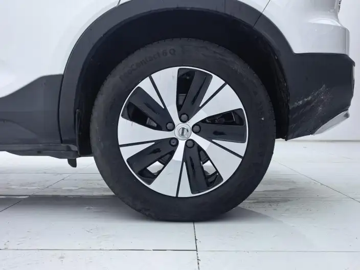 Volvo XC40 2024 Model B3 Smart Range Deluxe Edition – фото 7