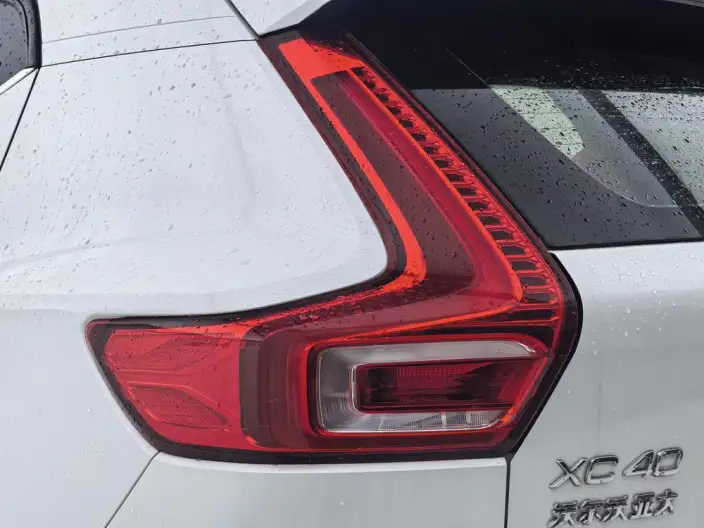 Volvo XC40 2024 Model B3 Smart Range Deluxe Edition – фото 9