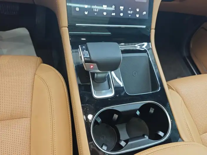 Li Auto ONE 2021 Model Extended Range 6 seat Edition – фото 7