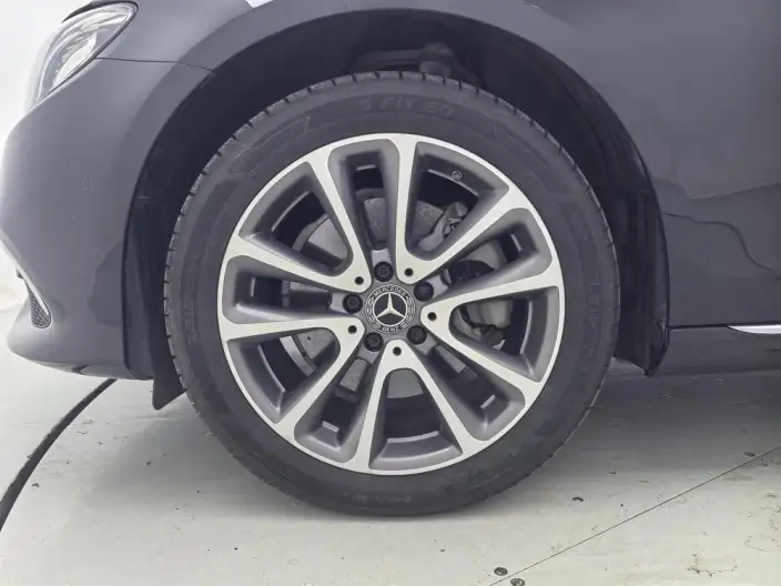 Mercedes-Benz E-Class 2020 Model E 260 L – фото 9