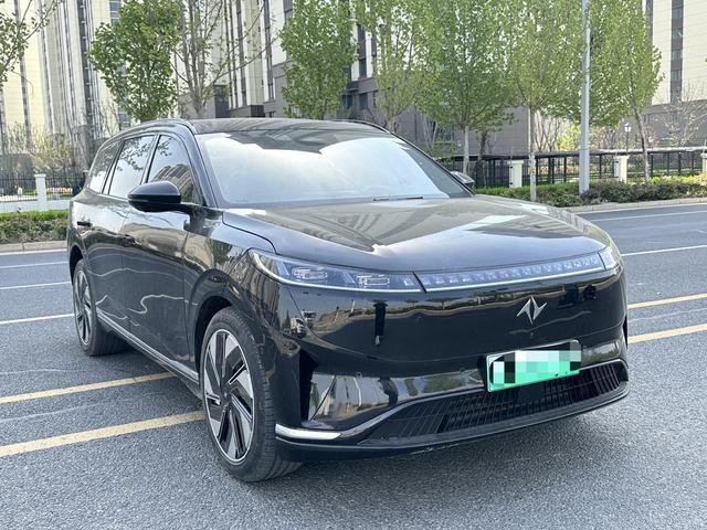 eπ 008 2024 210Max Extended-Range 6-Seater