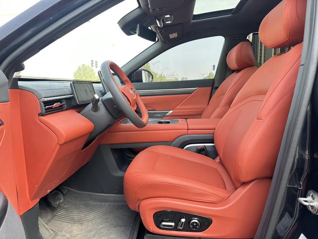 eπ 008 2024 210Max Extended-Range 6-Seater