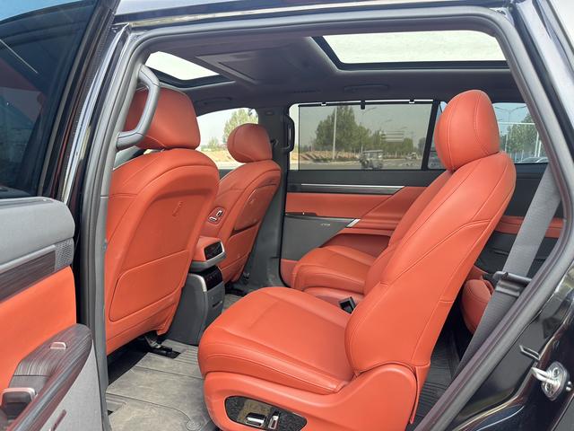 eπ 008 2024 210Max Extended-Range 6-Seater – фото 6