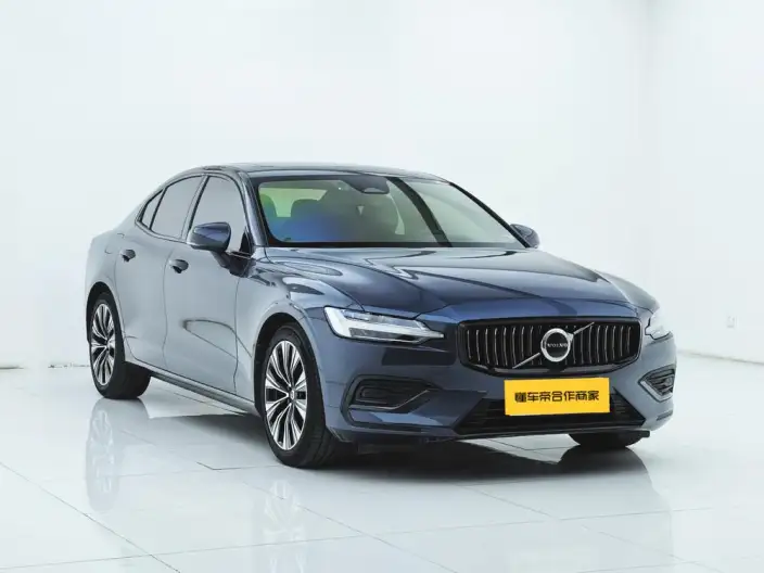 Volvo S60 2024 Model B4 Smart Range Deluxe Edition