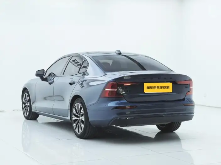 Volvo S60 2024 Model B4 Smart Range Deluxe Edition