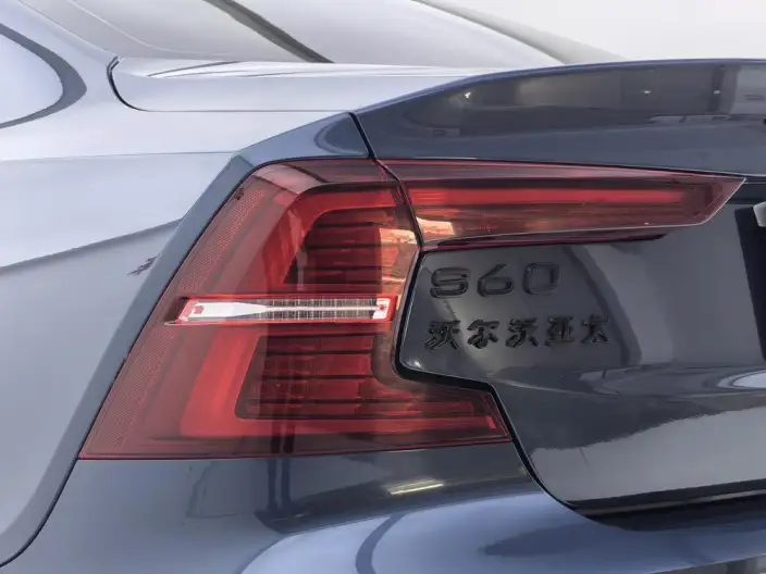 Volvo S60 2024 Model B4 Smart Range Deluxe Edition – фото 8