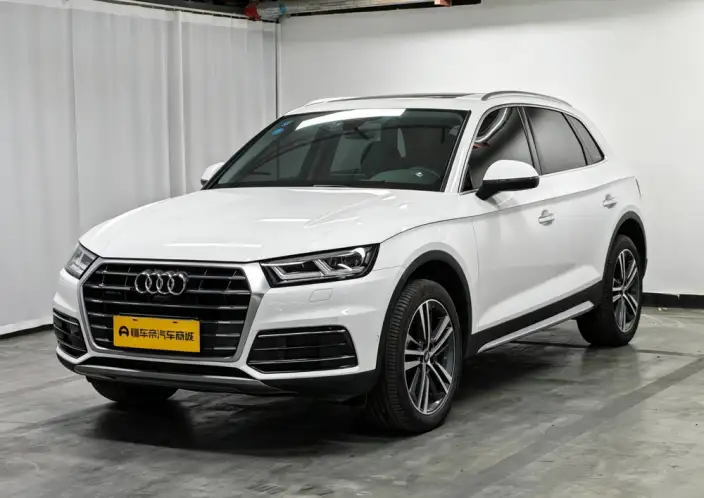 Audi Q5L 2020 Model 45 TFSI Exclusive Fuga Model – фото 1