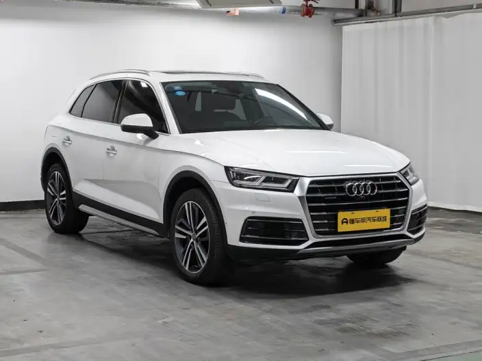 Audi Q5L 2020 Model 45 TFSI Exclusive Fuga Model – фото 3