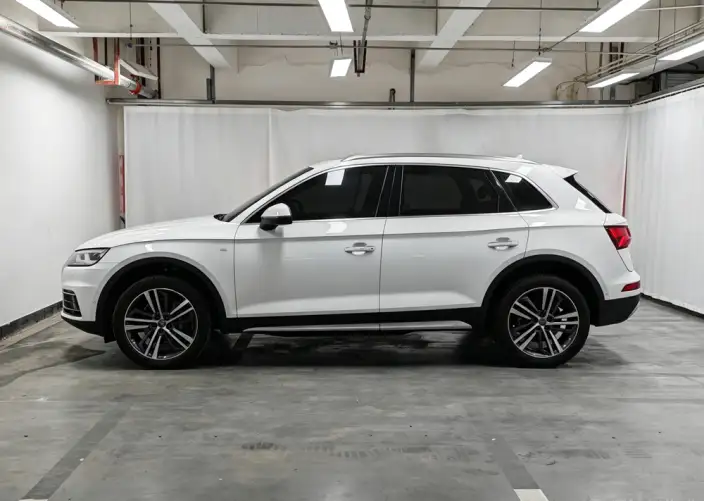 Audi Q5L 2020 Model 45 TFSI Exclusive Fuga Model – фото 4