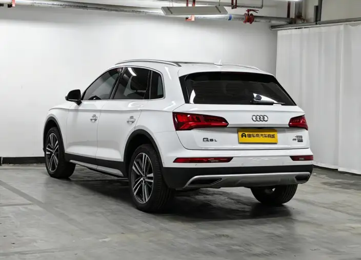Audi Q5L 2020 Model 45 TFSI Exclusive Fuga Model – фото 5
