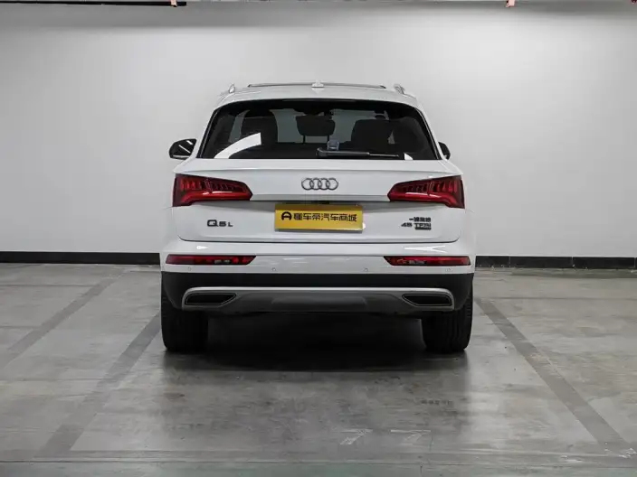 Audi Q5L 2020 Model 45 TFSI Exclusive Fuga Model – фото 6