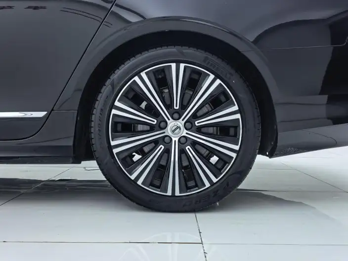 Volvo S90 2024 Model B5 Smart Range Deluxe Edition – фото 7