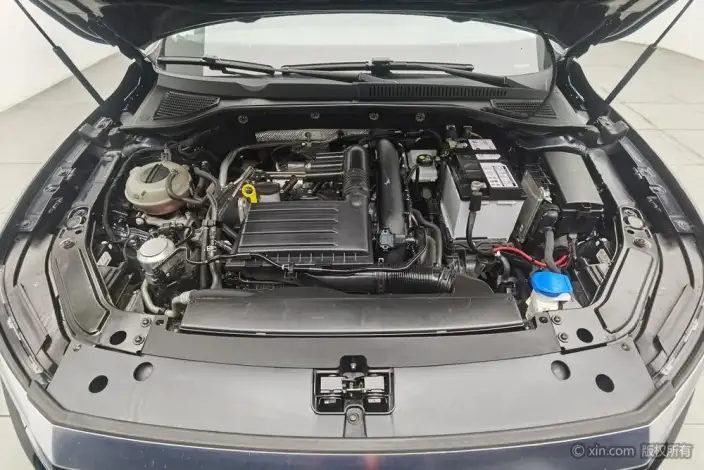 Volkswagen Passat 2022 Model 280TSI Business Edition – фото 4