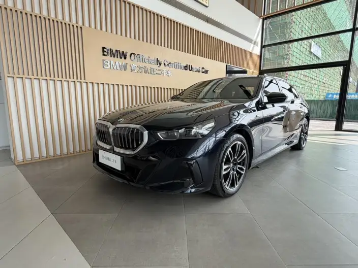 BMW 5 Series 2024 Model 525Li M Sports Set – фото 1