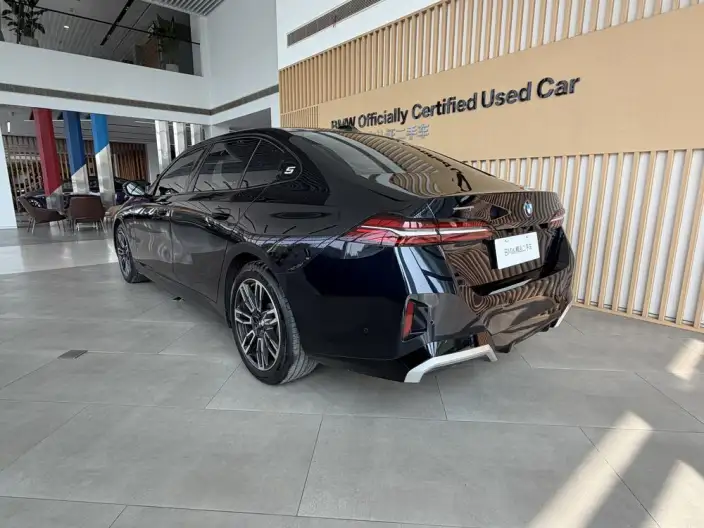 BMW 5 Series 2024 Model 525Li M Sports Set – фото 5