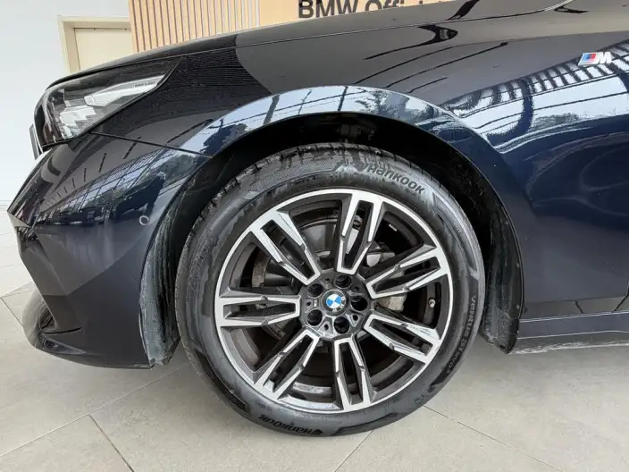 BMW 5 Series 2024 Model 525Li M Sports Set – фото 9