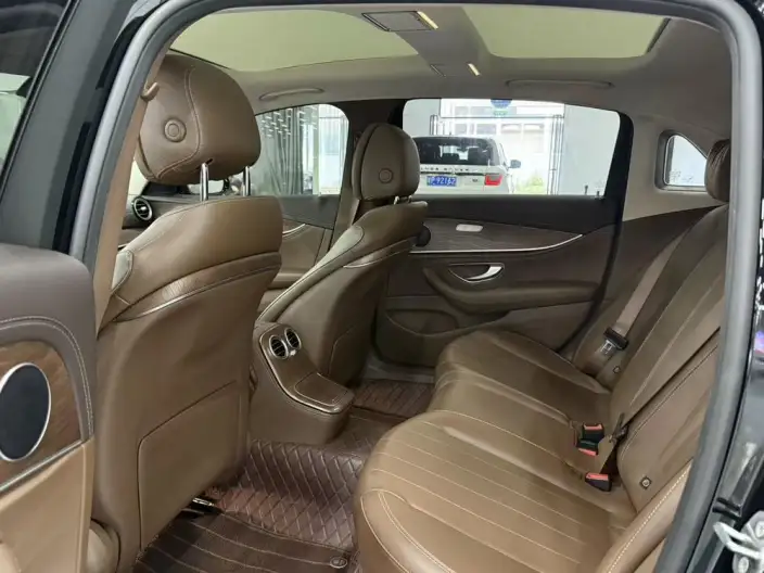 Mercedes-Benz E-Class 2022 Model E 260 L sedan – фото 9