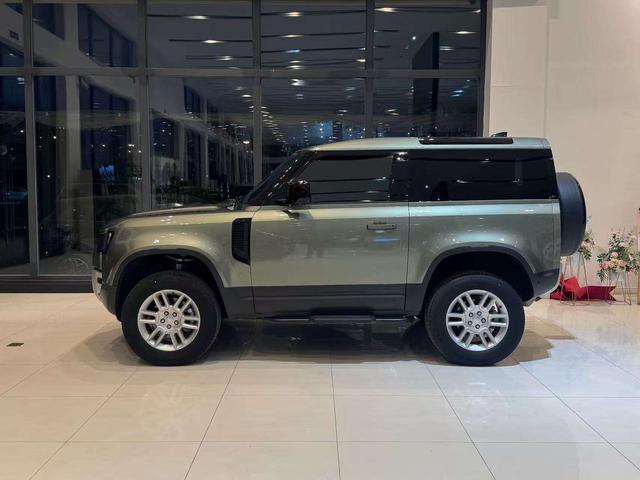 Land Rover De f ender 2024 90 2.0T P300 S – фото 2