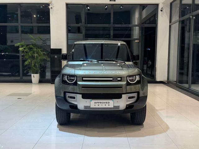 Land Rover De f ender 2024 90 2.0T P300 S – фото 3