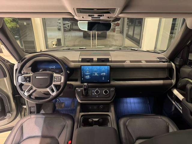 Land Rover De f ender 2024 90 2.0T P300 S – фото 9